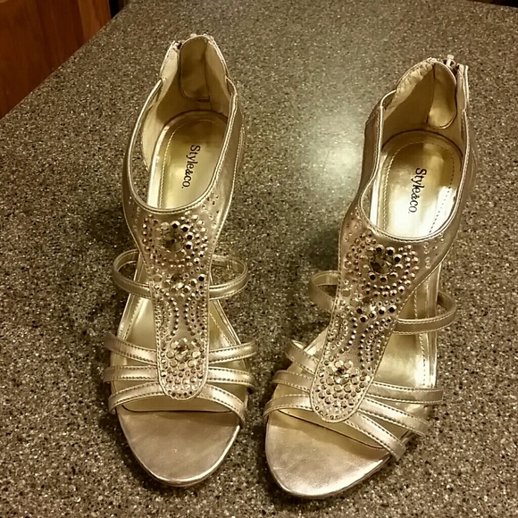 Party heels - Picture 2 of 4