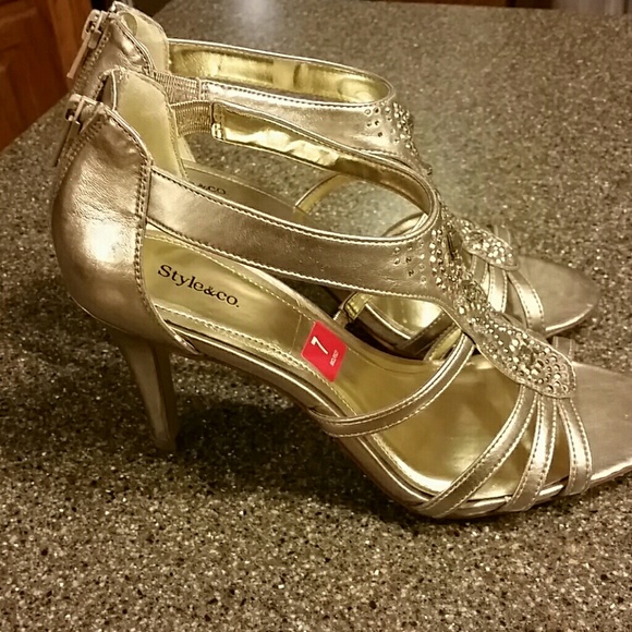 Party heels - Picture 3 of 4