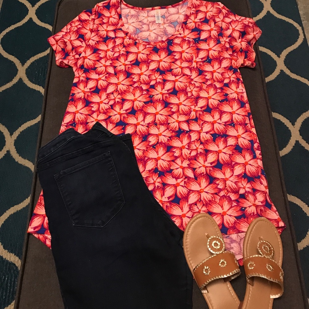Lularoe Classic T Large 🌺🌸