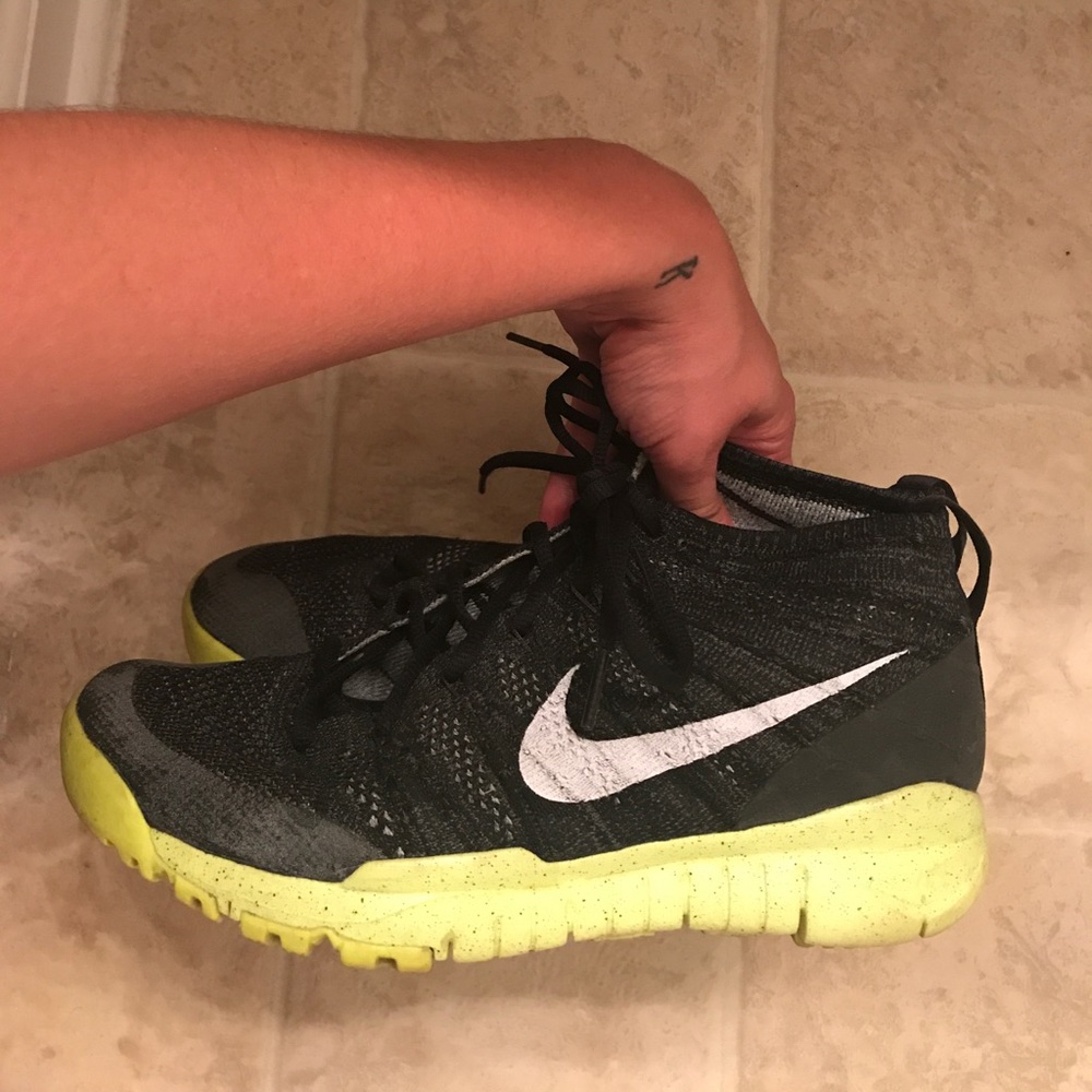 Nike women's chukka-inspired sneakers