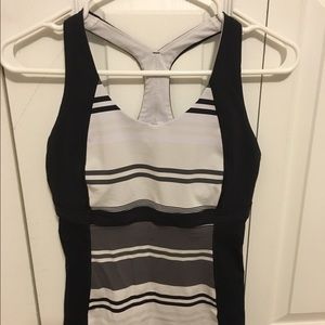 Lululemon tank top size 6