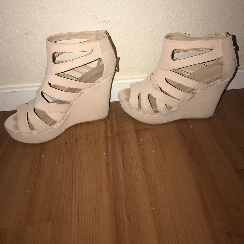 Nude wedges