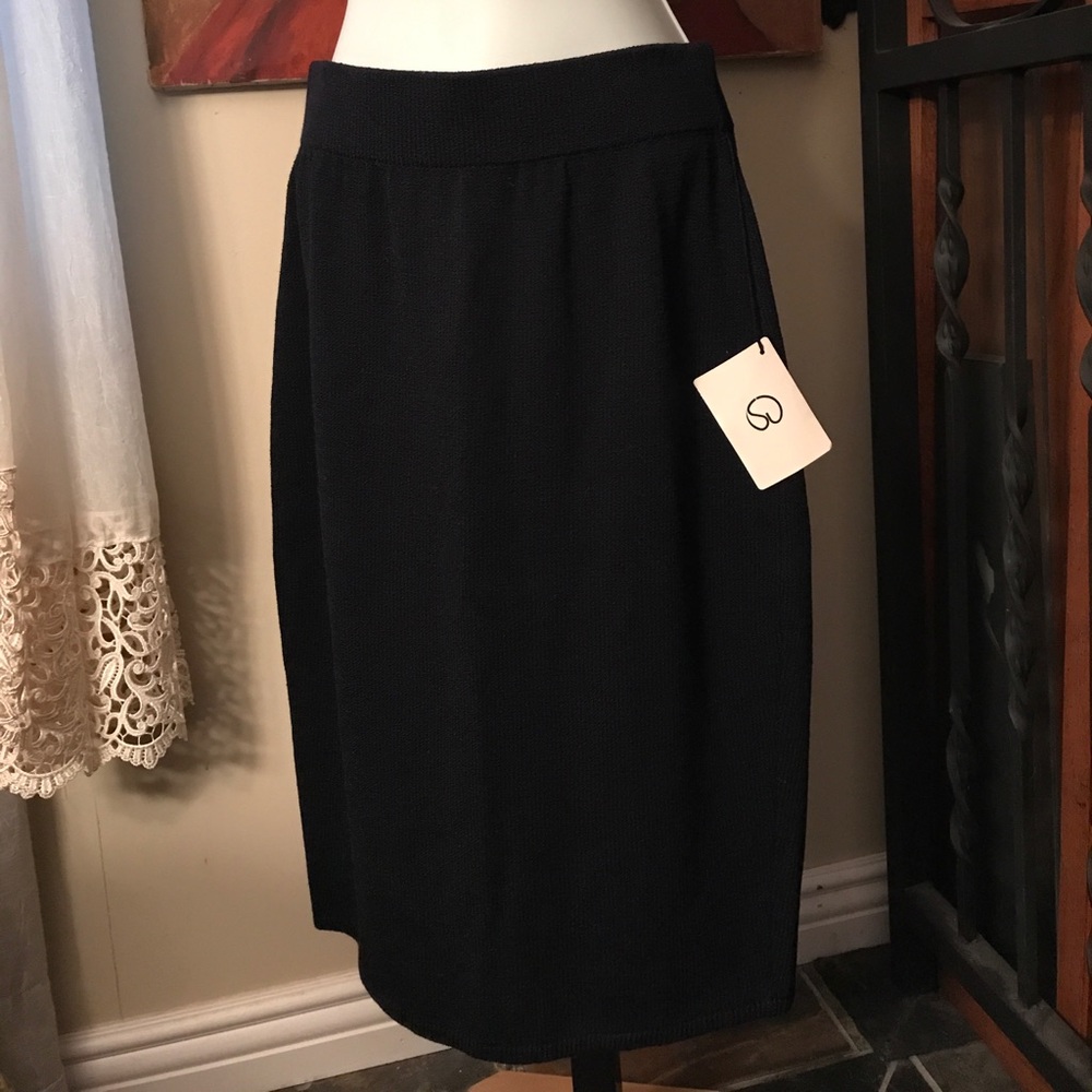 St John knit skirt dark Navy wool blend sz 6 NWT