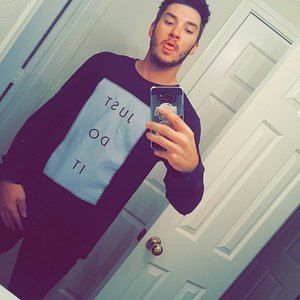 Meet your Posher, Aaron