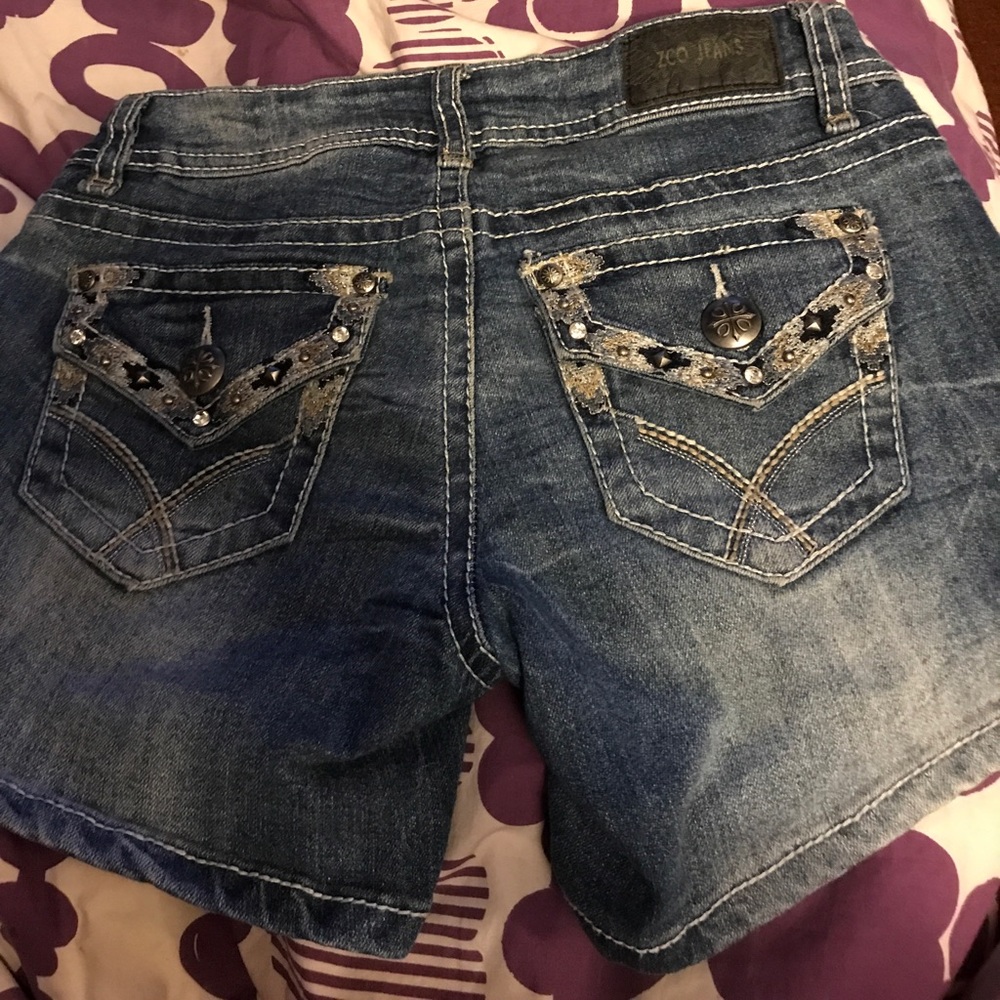 Shorts - Picture 3 of 3