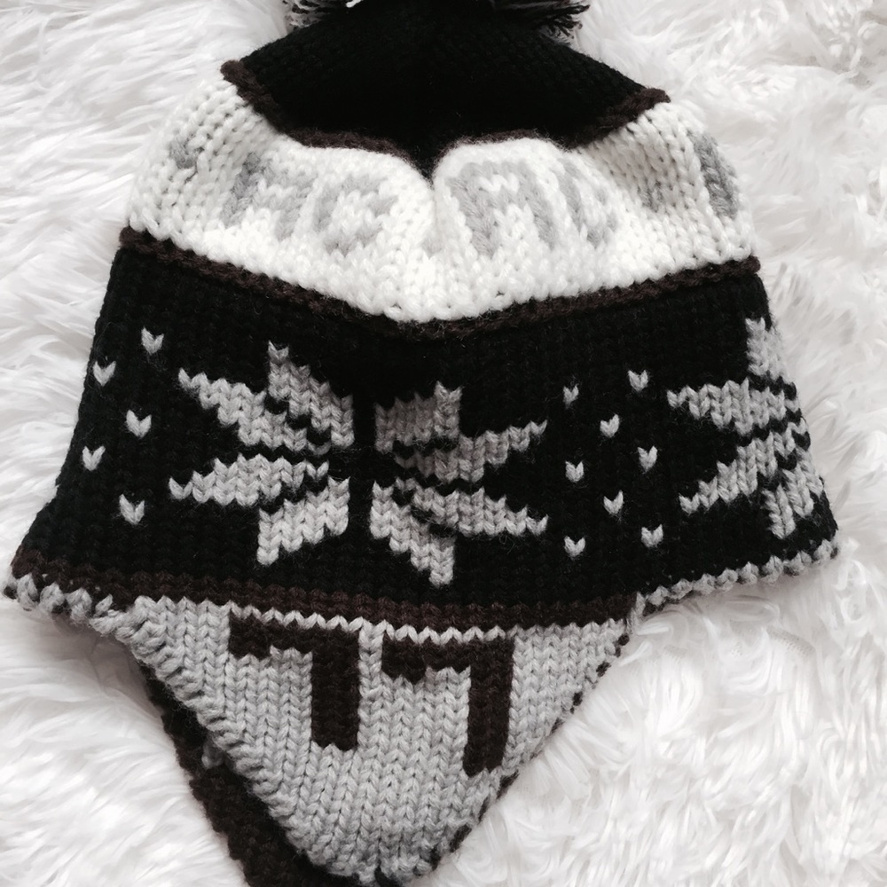 💥4/$25💥 Cute Winter Pom Hat NWOT - Picture 2 of 5