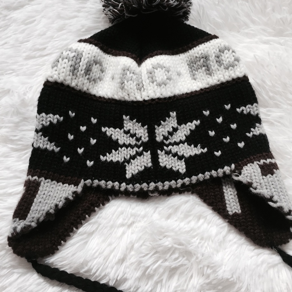 💥4/$25💥 Cute Winter Pom Hat NWOT - Picture 4 of 5