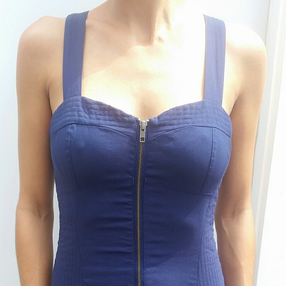 Divided zipper dress