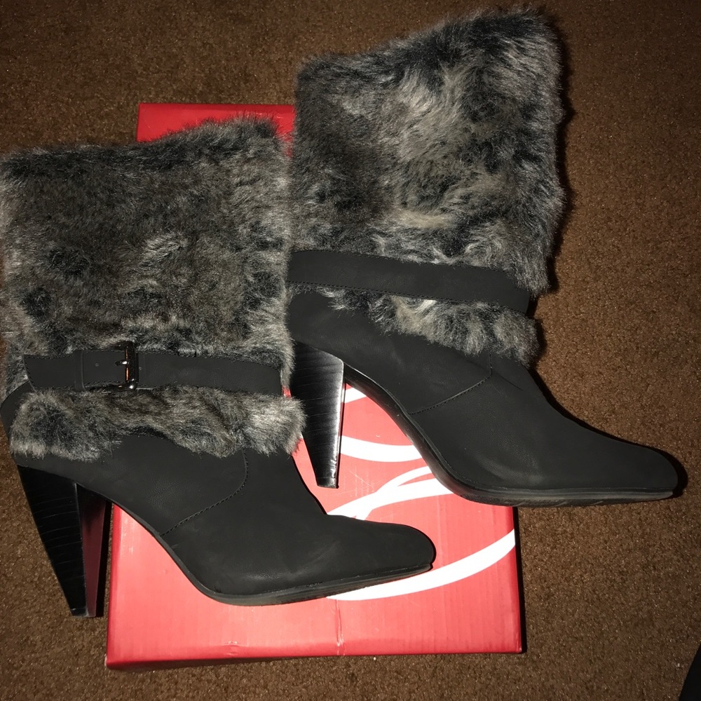 Women's mid-calf faux fur boots
