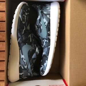 Nike Roshe Run Print