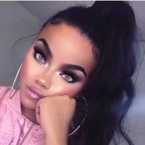 Meet your Posher, Catalina