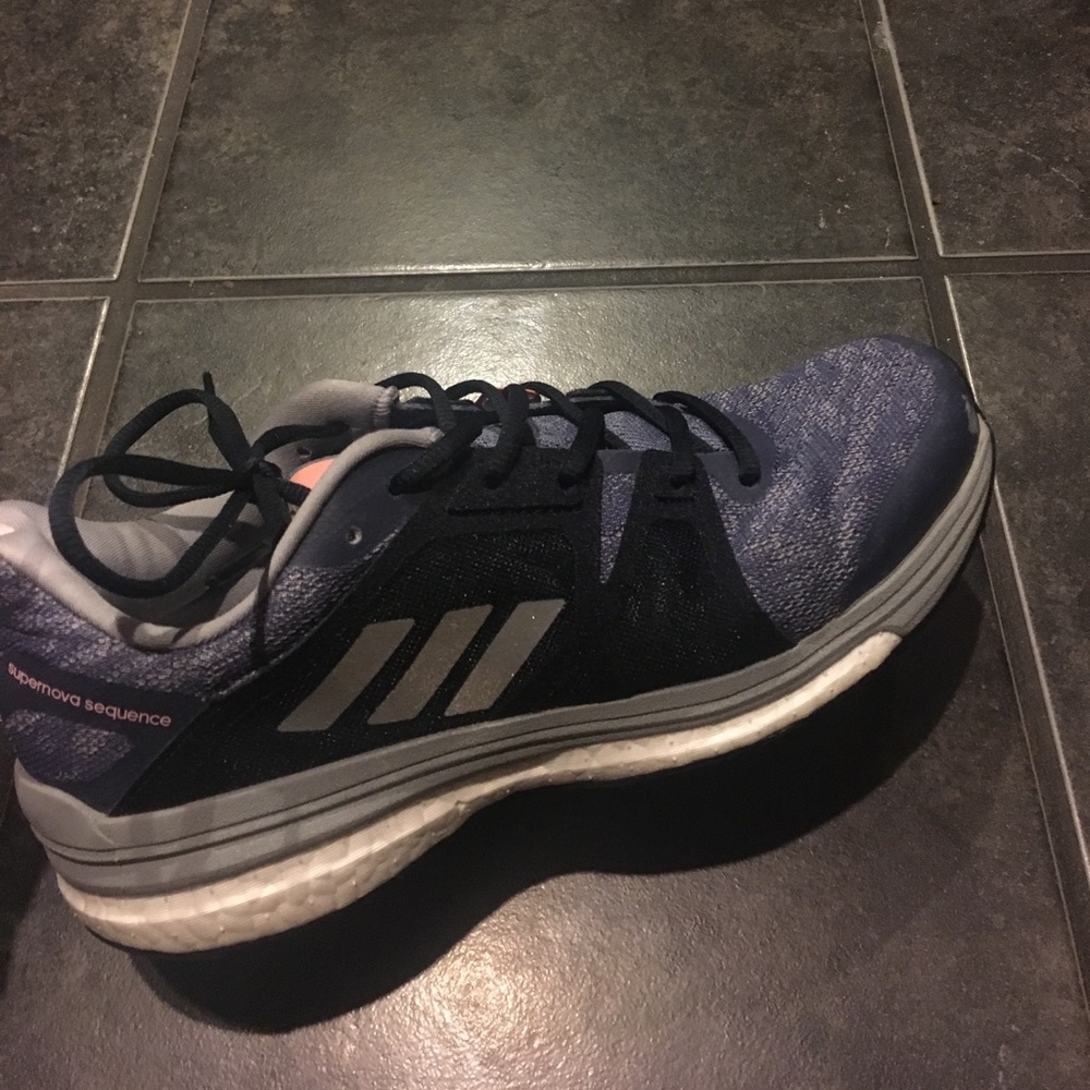 Addidas tennis shoes
