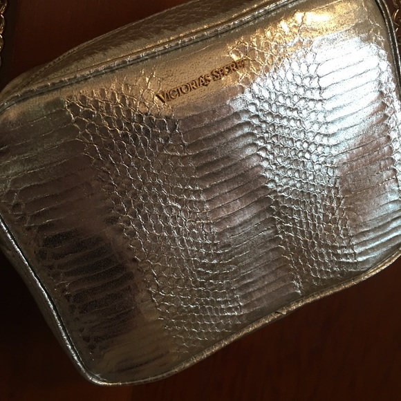 Metallic Silver Crossbody Purse - Picture 2 of 2