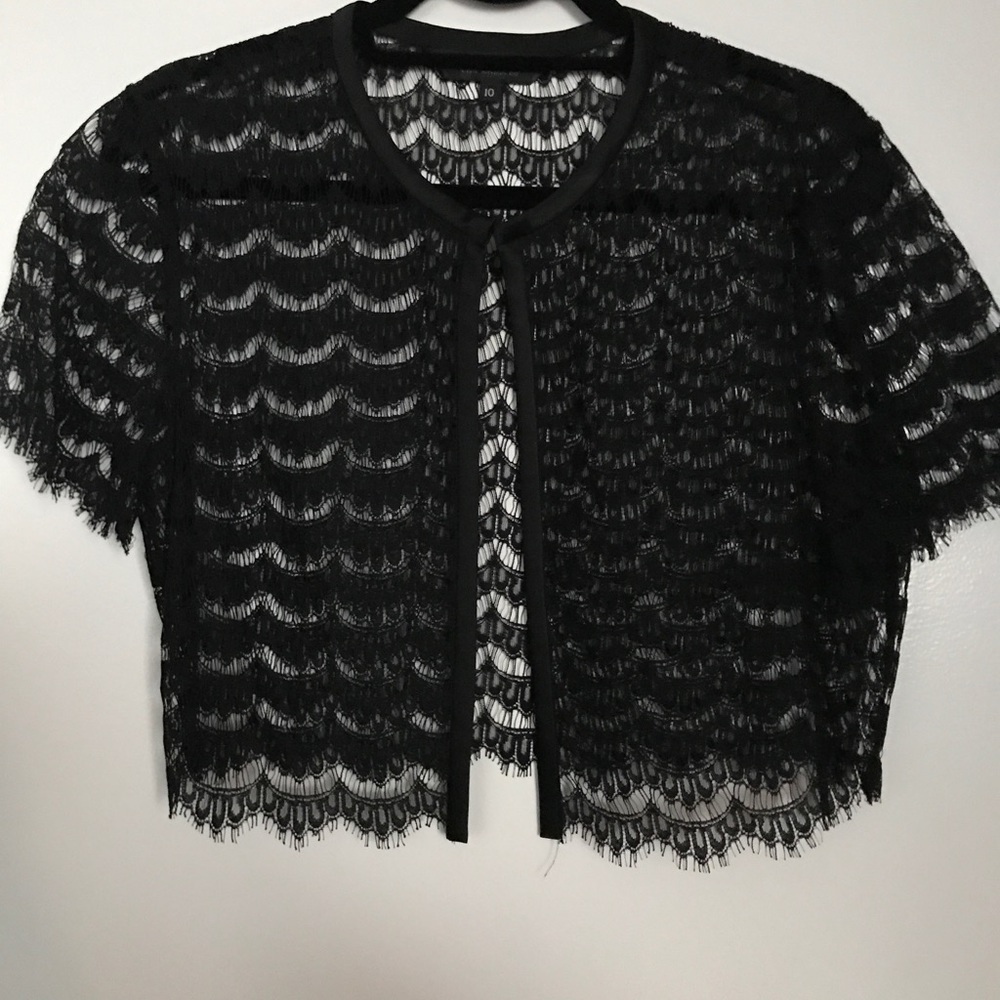 Lace cropped short sleeved jacket