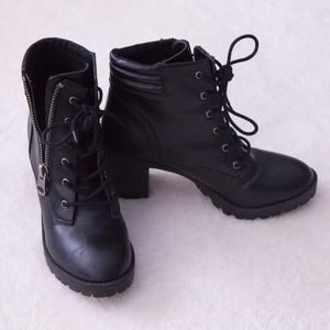 Rocker boots