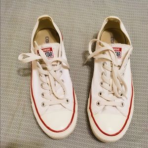 Converse all star low size 6 men 8 in women