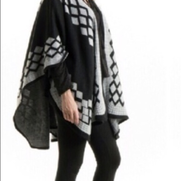 Poncho - Picture 2 of 4