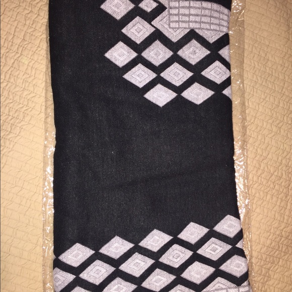 Poncho - Picture 4 of 4