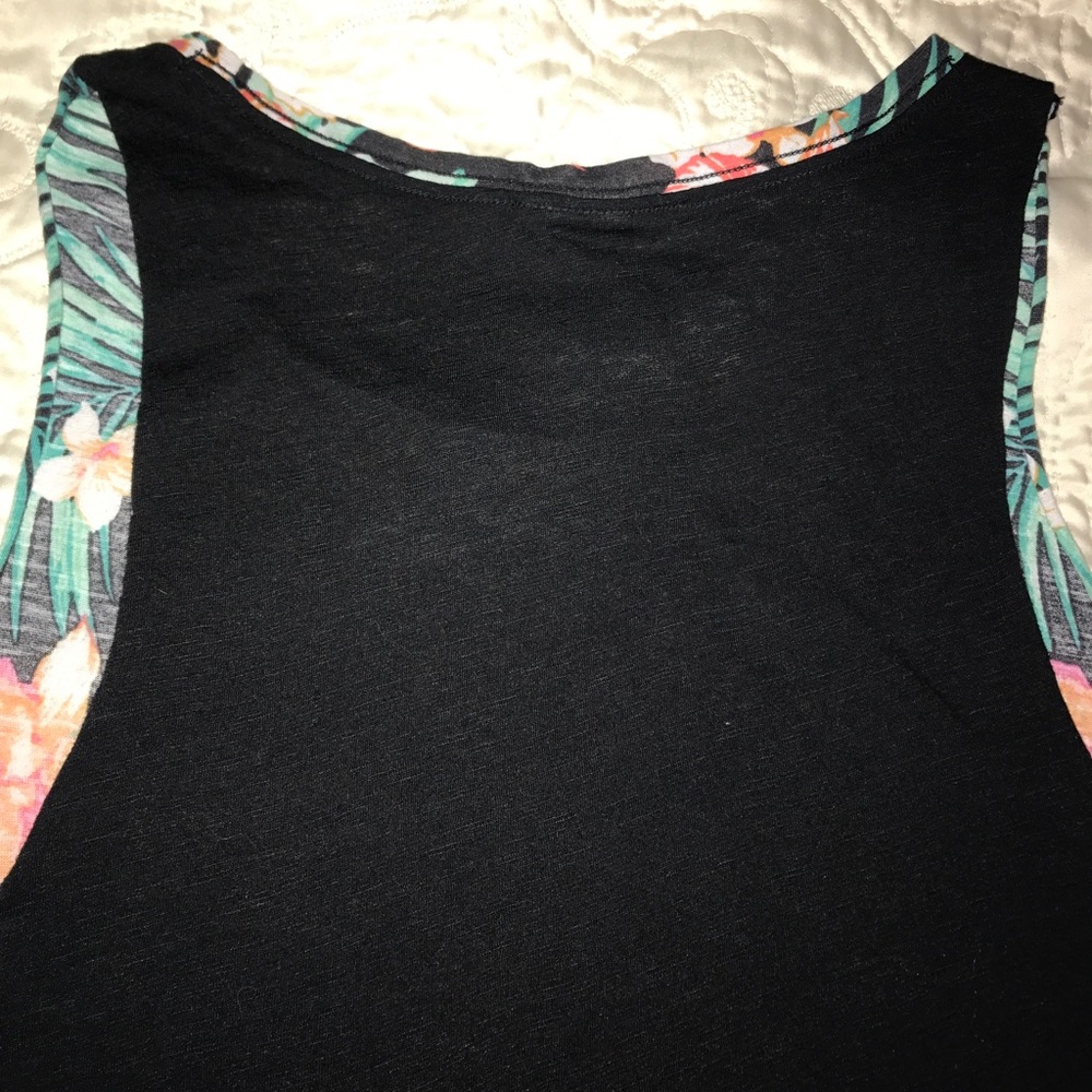 *Sold * Tropical tank - Picture 7 of 7