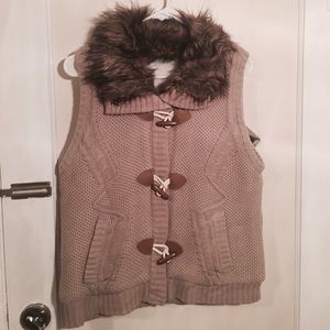 🍁🍂 Knit Vest with Faux Fur Collar