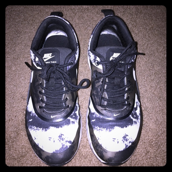 Nike Shoes - Nike Air Max Thea