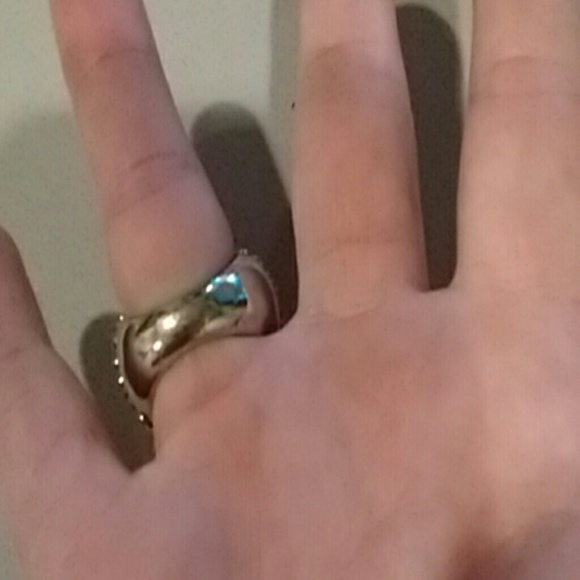 Ring with Fake Crystals - Picture 2 of 7