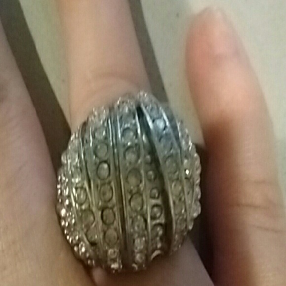 Ring with Fake Crystals - Picture 4 of 7
