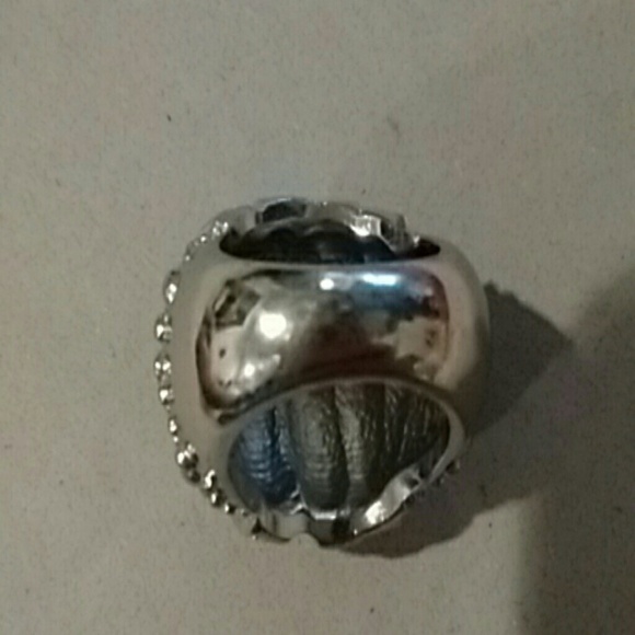 Ring with Fake Crystals - Picture 5 of 7