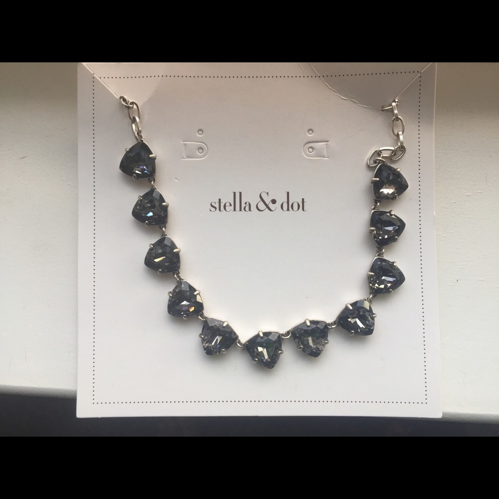 Stella and Dot gray crystal necklace