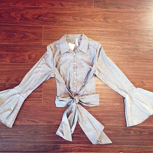 🆑CLOSING SALE!! Button Down Bell Sleeve Top - Picture 3 of 4