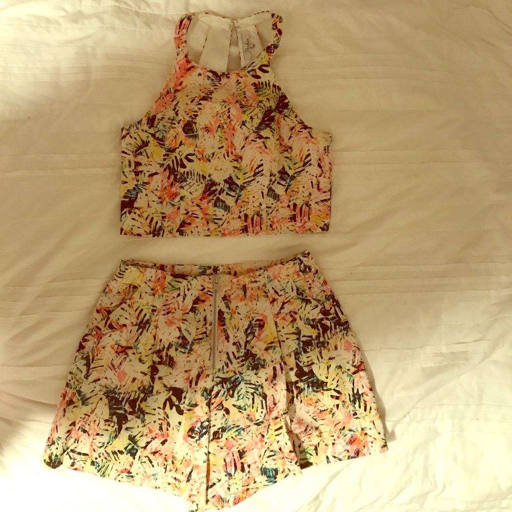 Parker two piece Hawaiian colored set