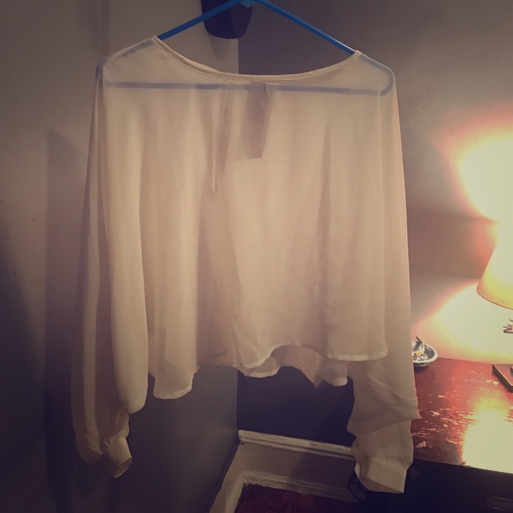 Sheer flow crop top, long sleeved
