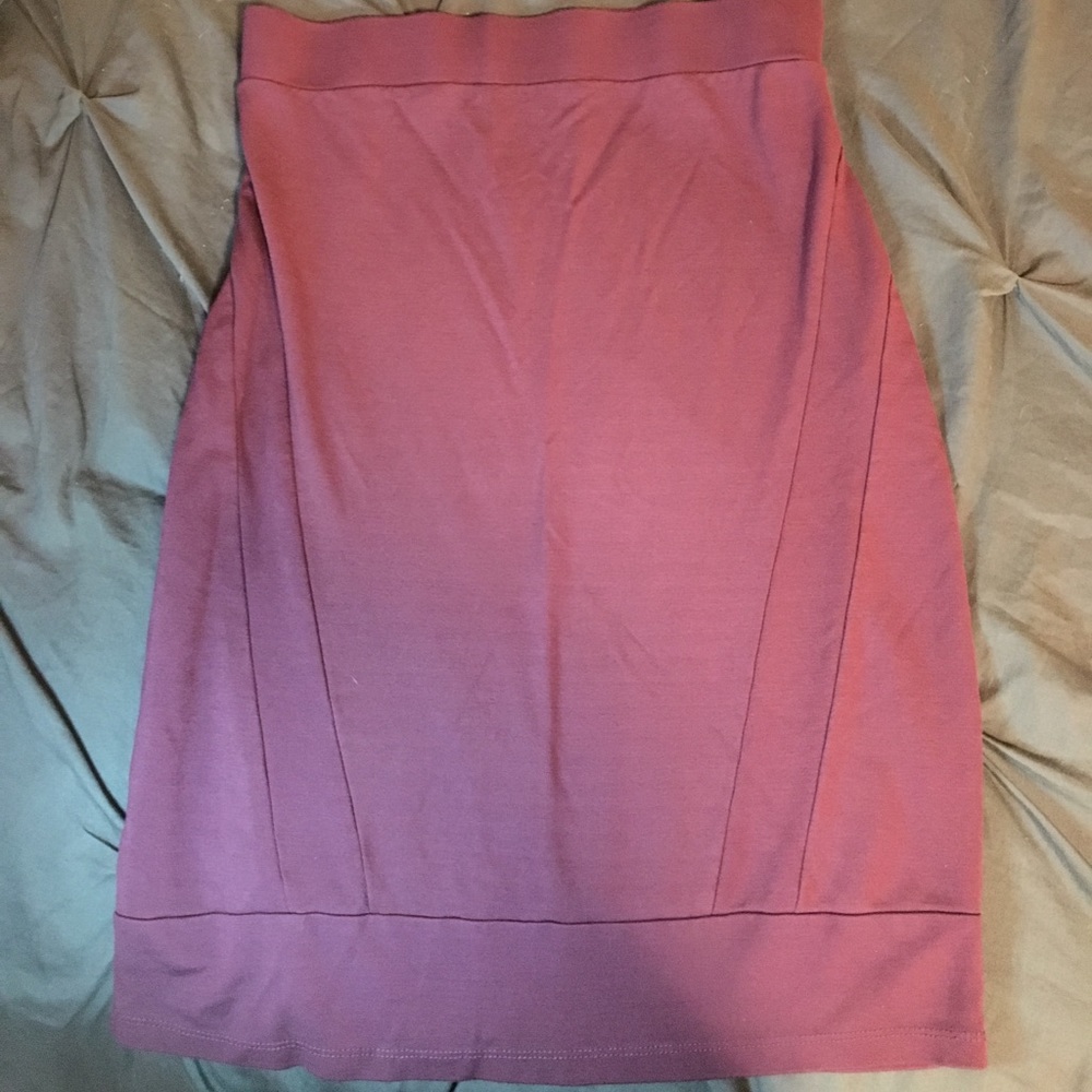 Maroon DE collection pencil skirt