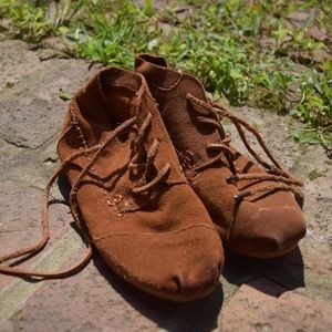 Toms Brown Soft Leather Lace Up Moccasins