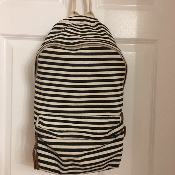 Brandy Melville Handbags - Brandy Melville backpack