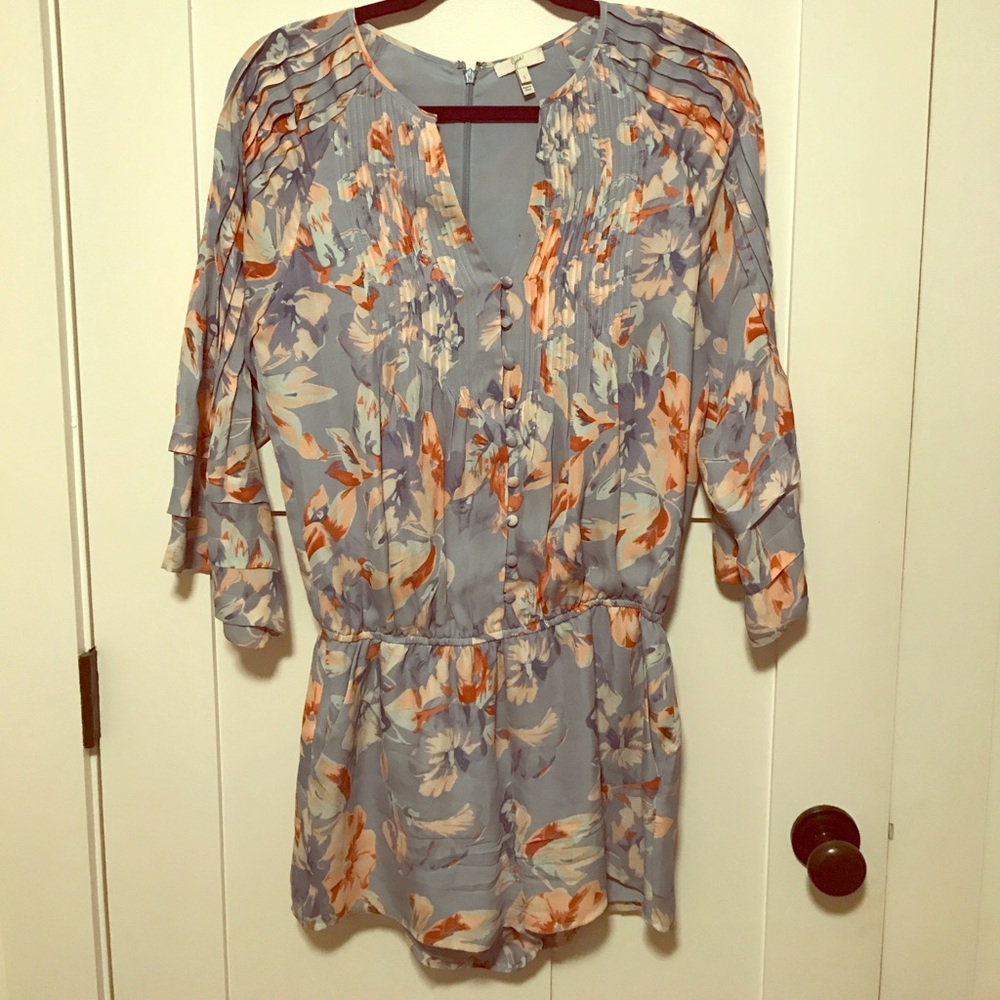 Joie size small floral romper