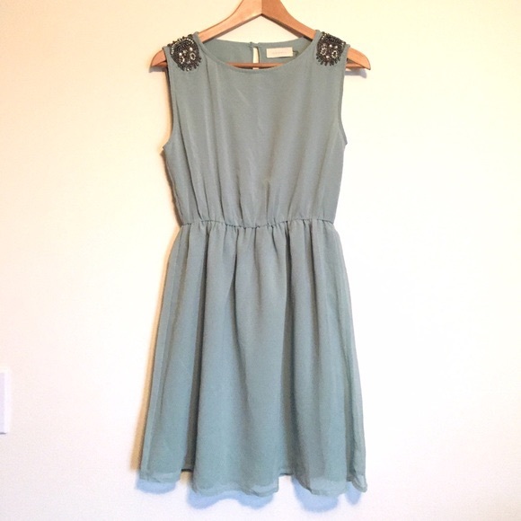 ModCloth sage Sz M dress w/shoulder embellishment - Picture 2 of 7