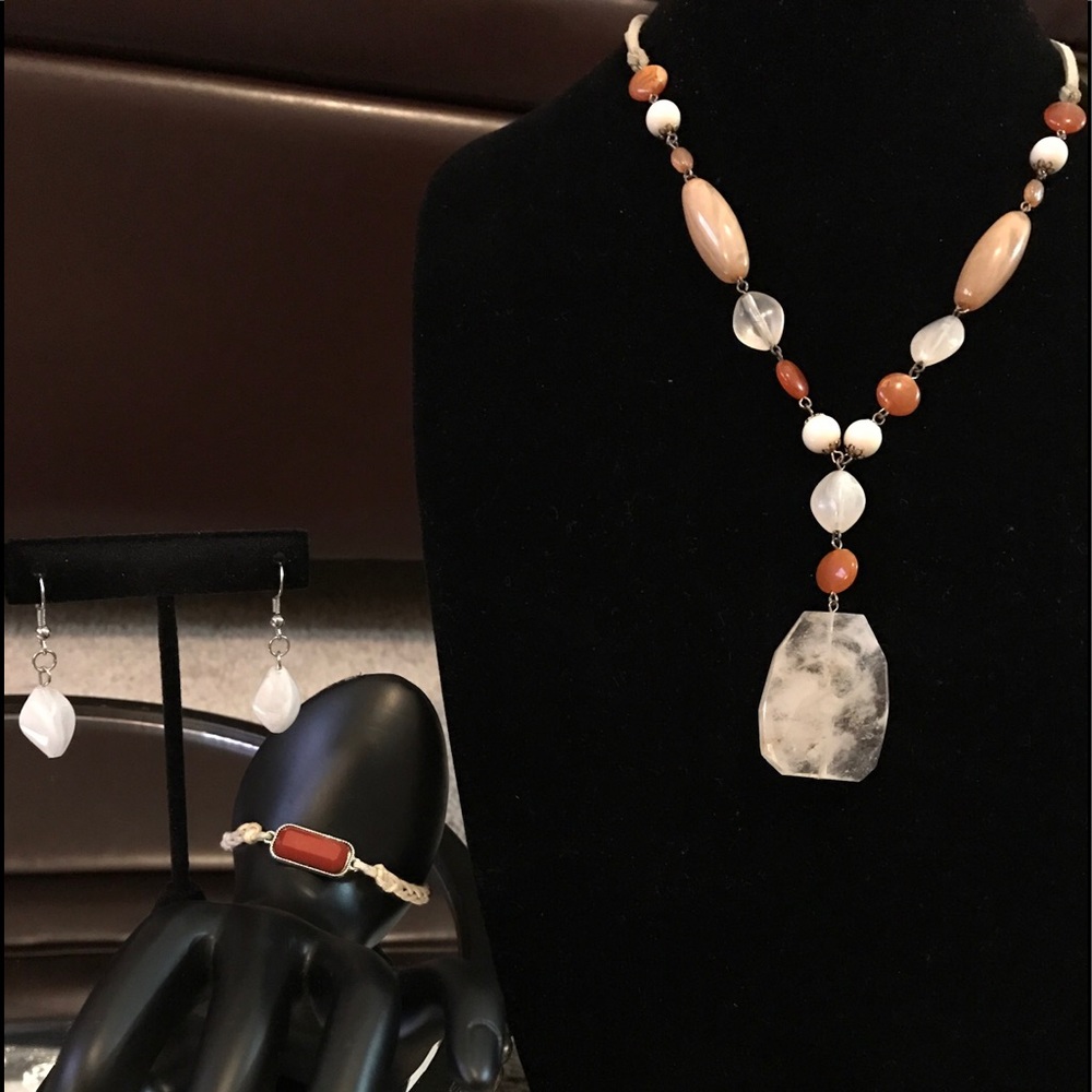 Necklace with coordinating earring and braclet