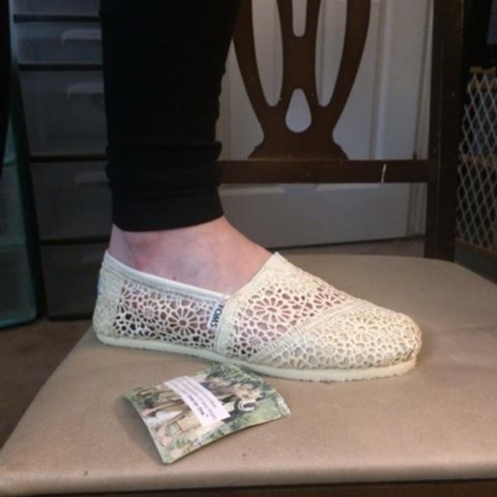 Women's TOMS