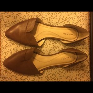 Tahari tan leather flats