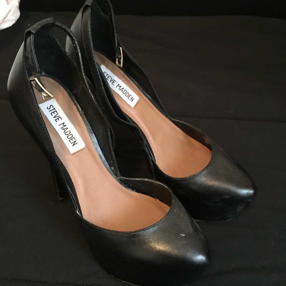 Steve Madden black leather heels 7.5 sexy
