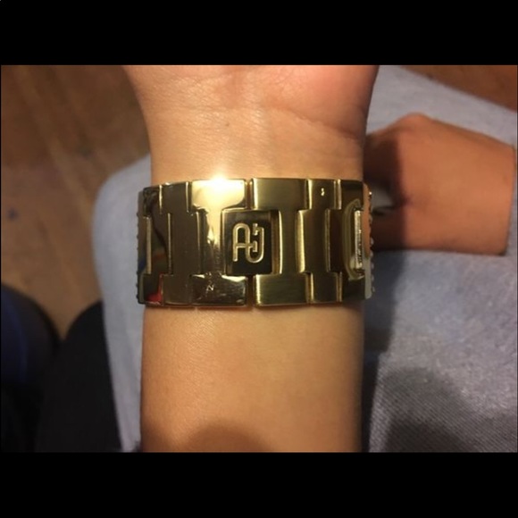 Gucci watch