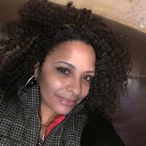 Meet your Posher, Comesha