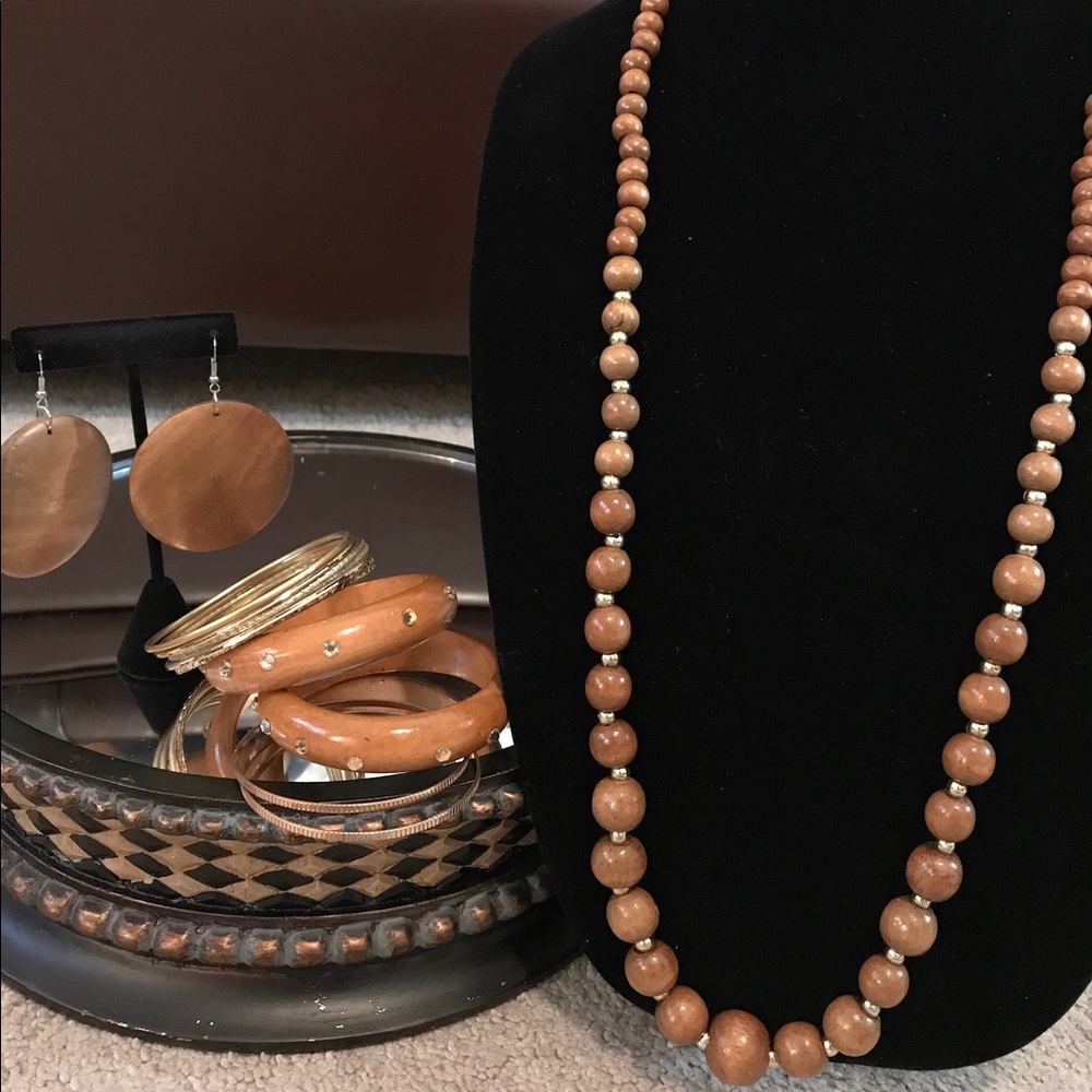 Wooden necklace, braclet and earrings