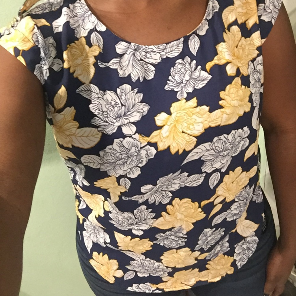 Floral top