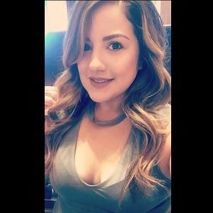 Meet your Posher, Carlye