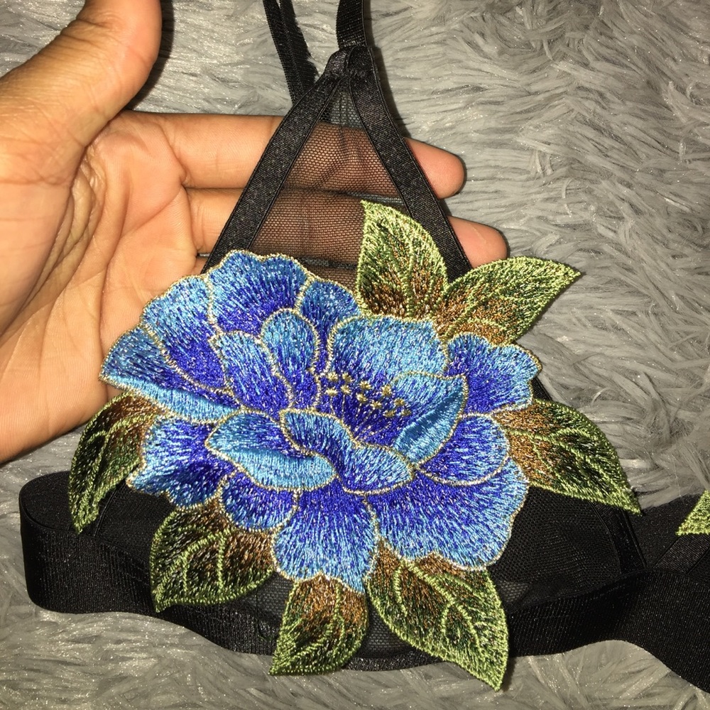 Bralette - Picture 2 of 3