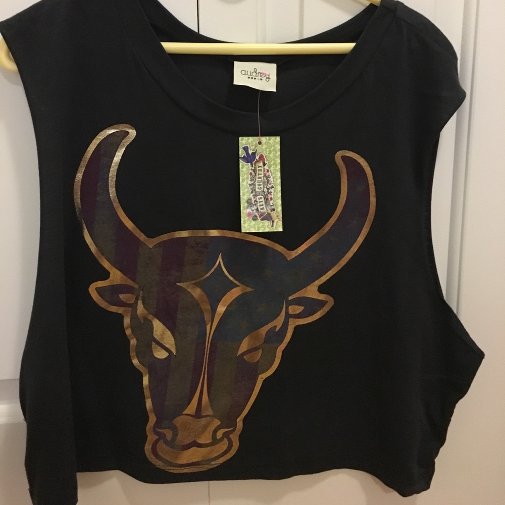 Audrey. Sleeveless crop top tank. Bull print. New!