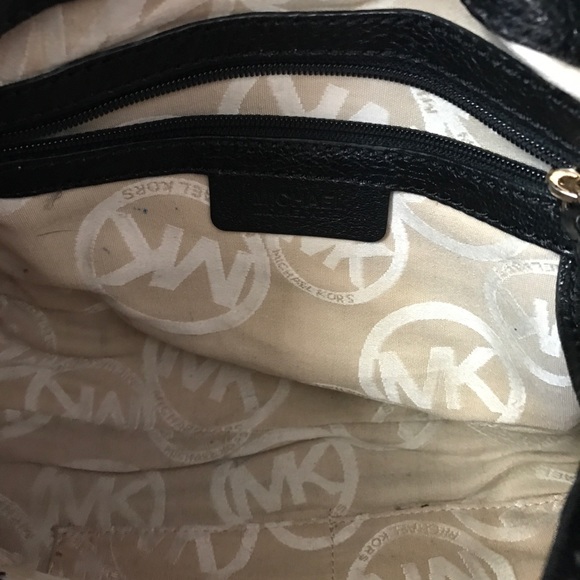 Michael Kors handbag black with gold hardware - Picture 7 of 7