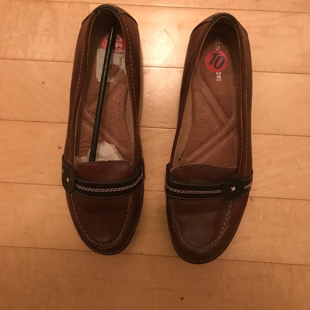 New without box naturalizers women loafers size 10